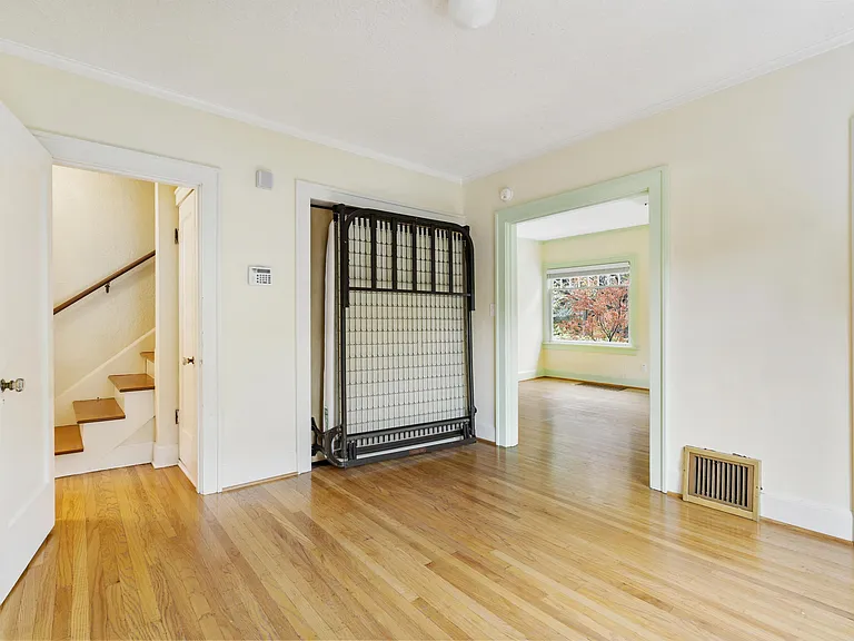2567 NW Raleigh St — Photo 28