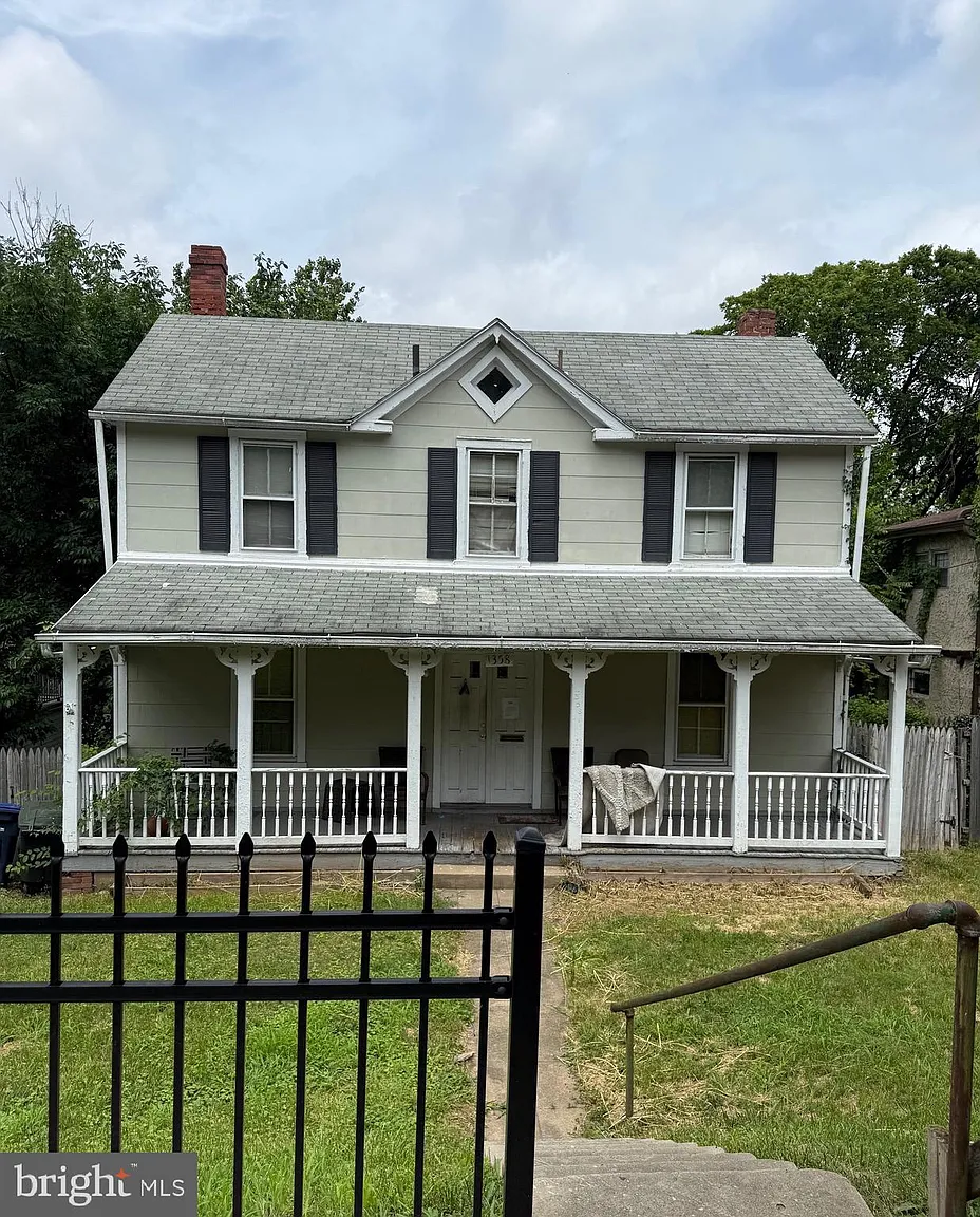 1358 Newton St NE photo 1