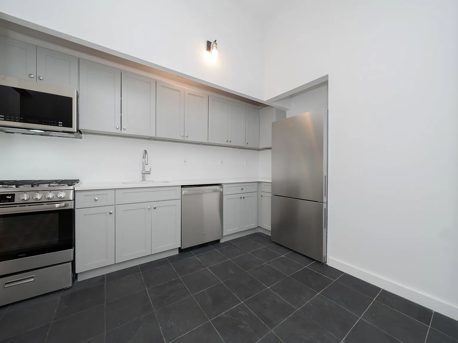 31 East 31st Street — Photo 4