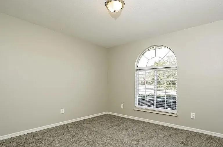 2573 SW 155th Ln — Photo 9