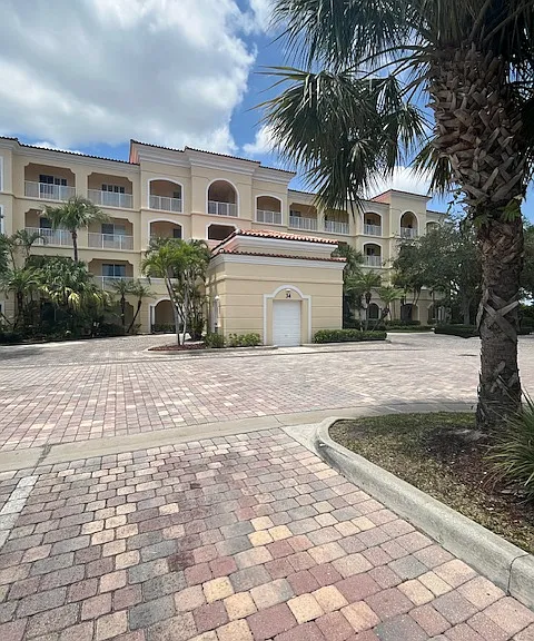 34 Harbour Isle Dr W — Photo 4