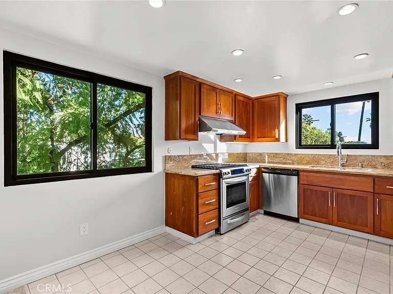 330 W State St #316 — Photo 19