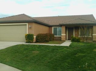 902 W Elkhorn Ct, Visalia, CA 93277