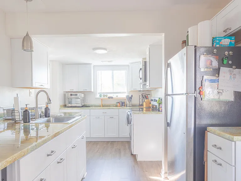 204 Doris Ave E — Photo 26