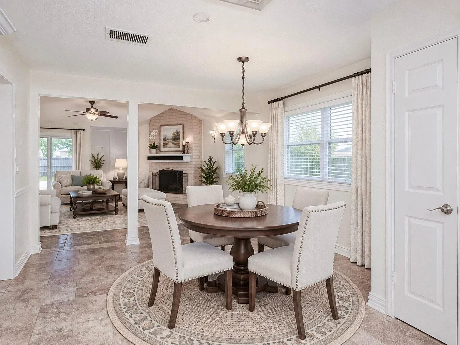 4 bed, 2.0 bath, 1969 sqft, $2,100 — Photo 4