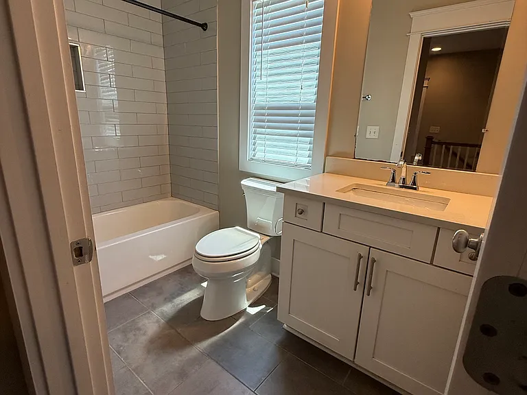 804 Lena St — Photo 20