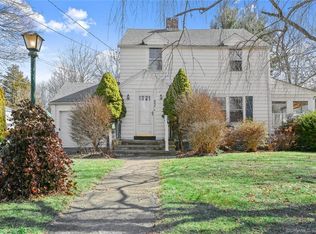 642 Fairchild Rd, Trumbull, CT 06611