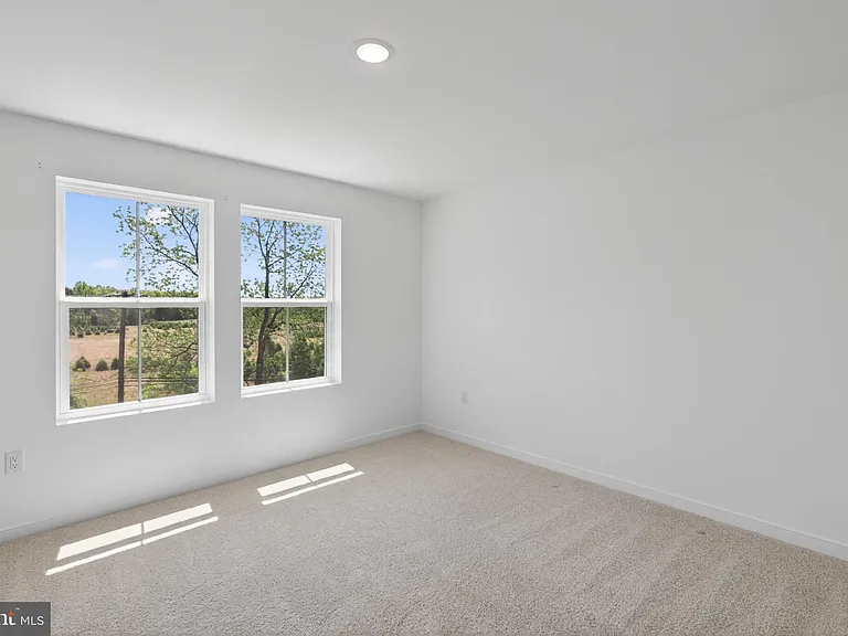 73 Basswood St — Photo 18