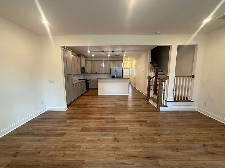 1424 Crest Creek Ct — Photo 8