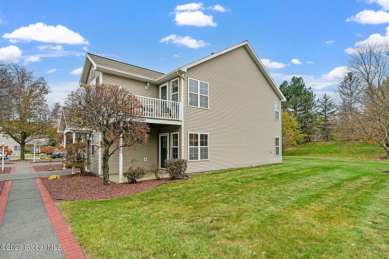 4th image of 25 Coralberry Court