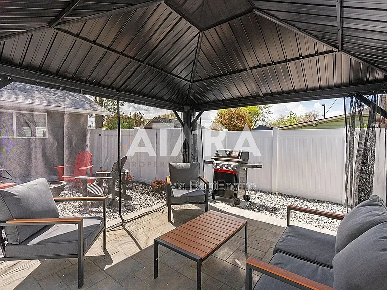 724 E Wilson Ave — Photo 42