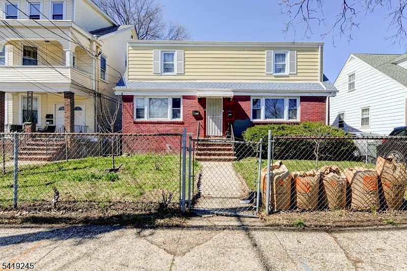 Building Photo - 243 S Orange Ave