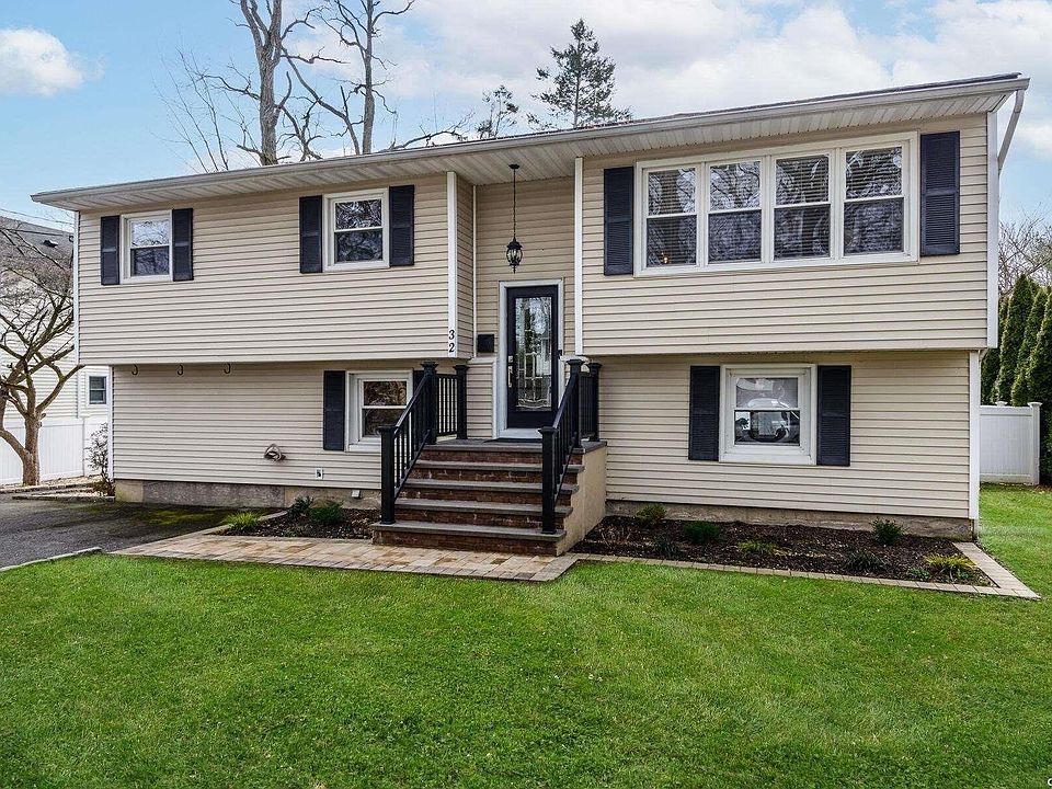 1st image of 32 Highland View Drive