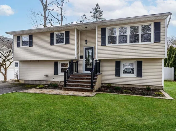 32 Highland View Drive, Bayville, NY 11709