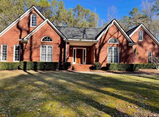 160 Dawn Dr, Fayetteville, GA 30215