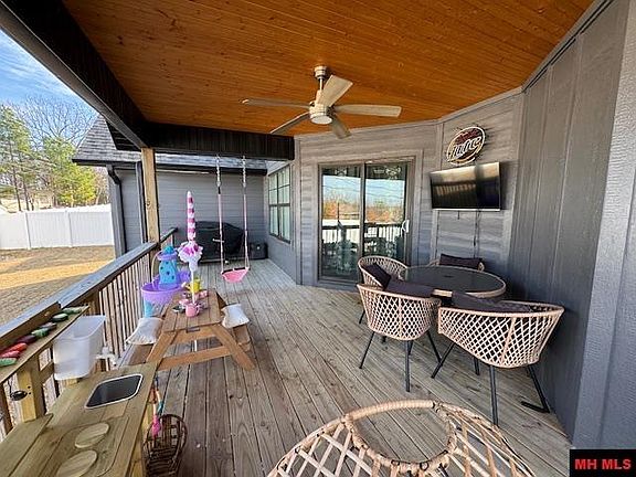 5th image of 3075 Spring Mill Dr