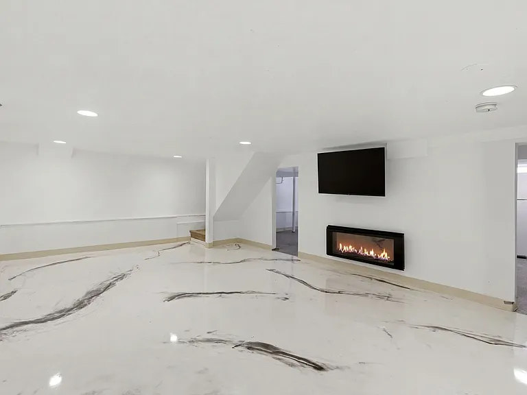 1030 Westmore Meyers Rd — Photo 44