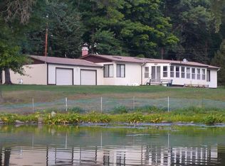 607 Shore Dr, New Windsor, NY 12553