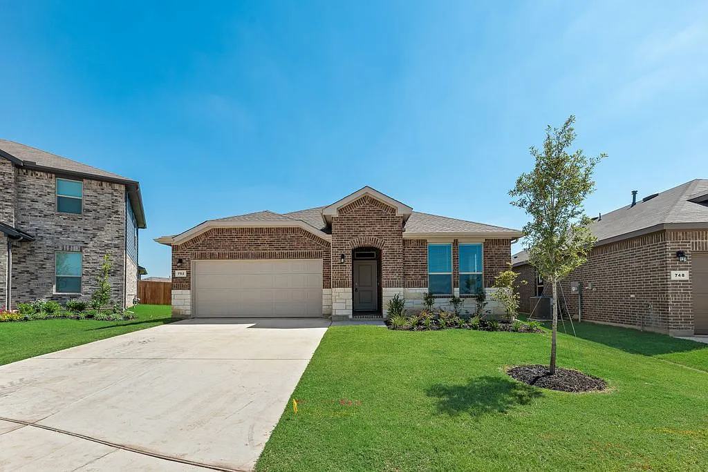 5 bed, 2095 sqft, $2,595 — Photo 1