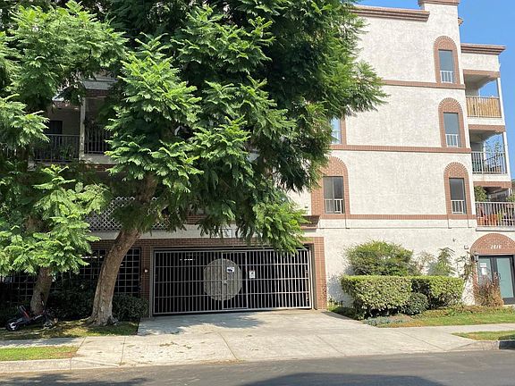 3rd image of 1616 Granville Ave APT 205
