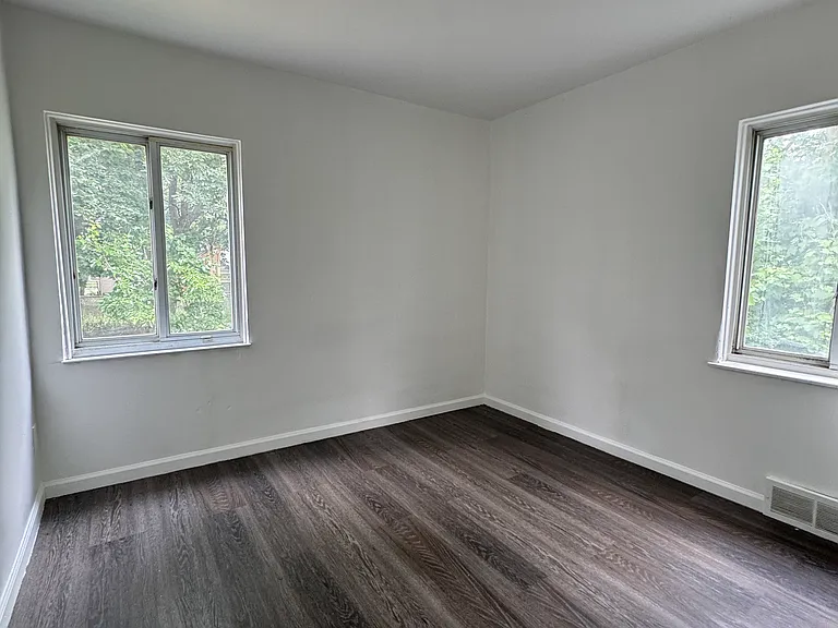 8279 Rivard Ave — Photo 8