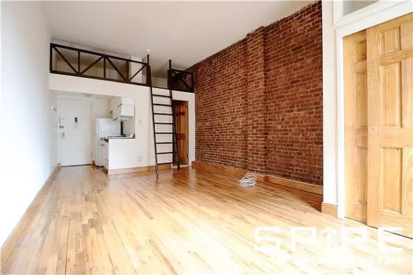 Rented by Spire Group | media 10