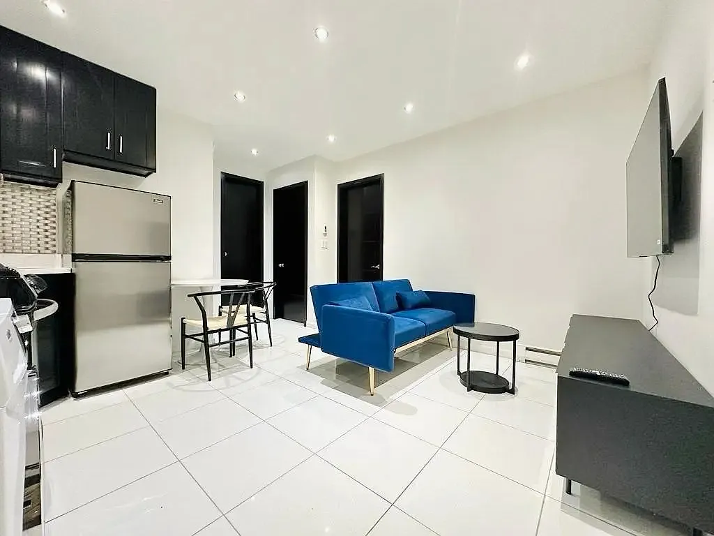 5 bed, 4.0 bath, 1200 sqft, $1,570 — Photo 4