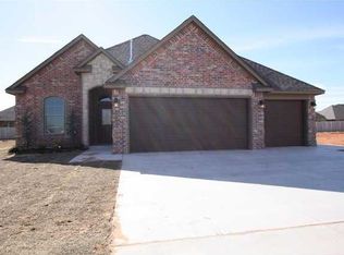 11812 SW 17th St, Yukon, OK 73099
