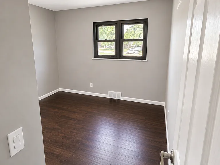 9843 Briarstone Dr — Photo 14