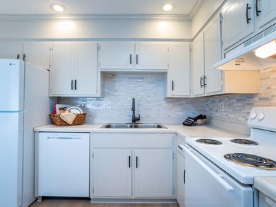 705 E Burnsville Pkwy APT 104, Burnsville, MN, 55337