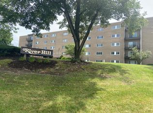 20333 Detroit Rd APT 407, Rocky River, OH 44116