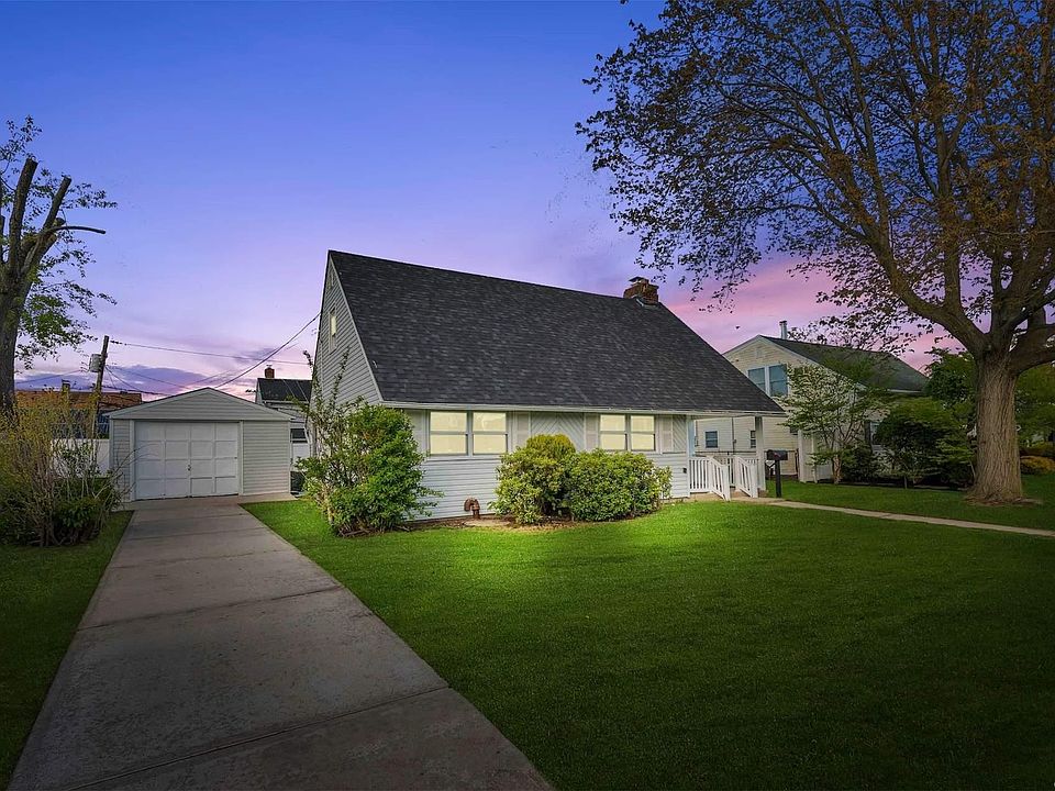 1st image of 2445 Putnam Drive
