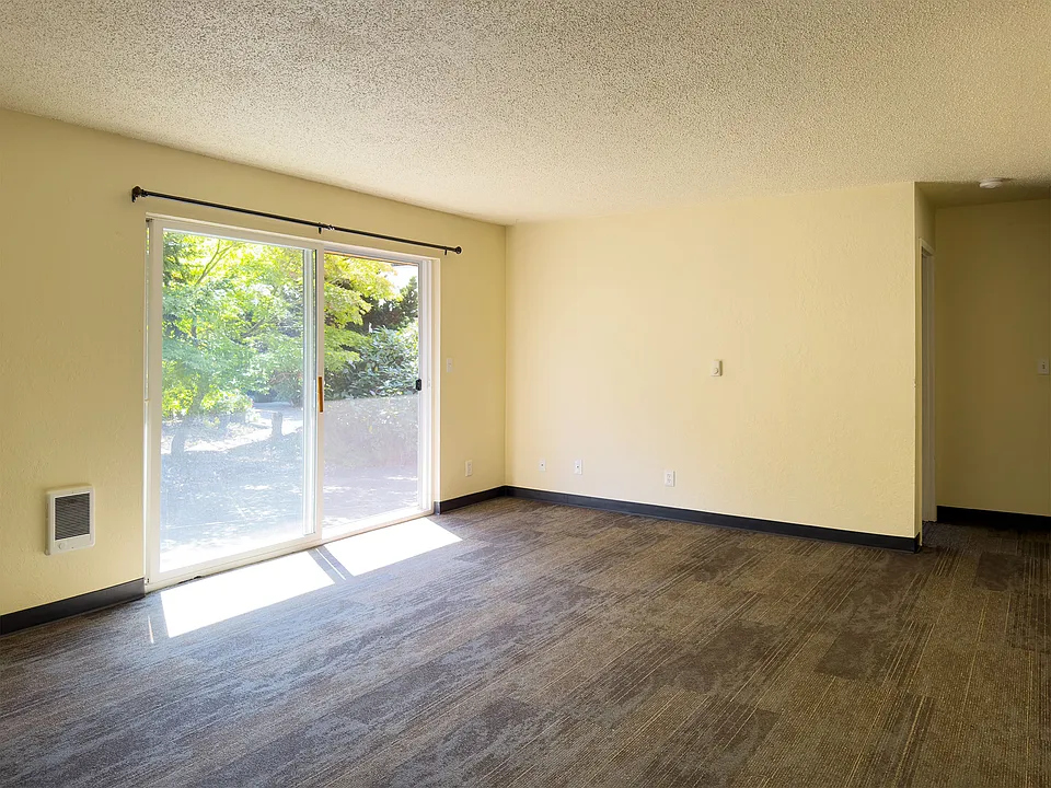 172 Fairway Dr #4