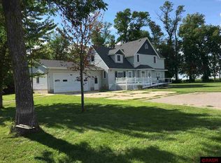 53447 350th St, Lafayette, MN 56054