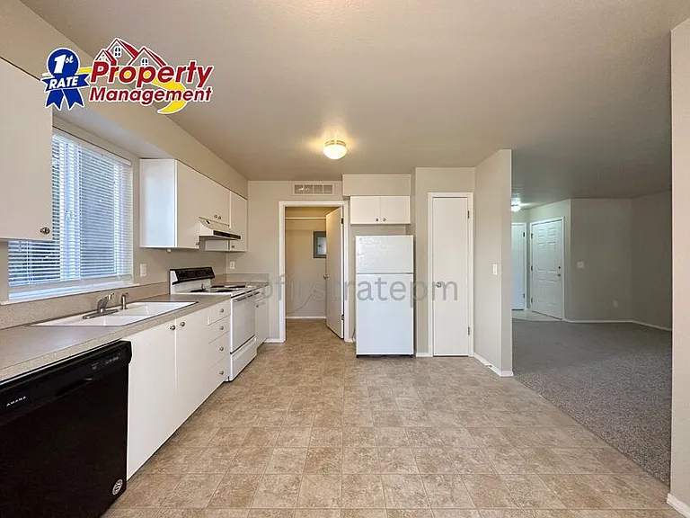 764 W Alden Dr — Photo 5