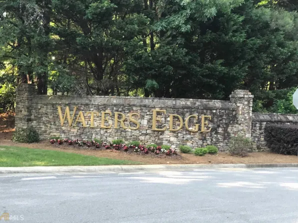 2717 Waters Edge Dr, Gainesville, GA 30504