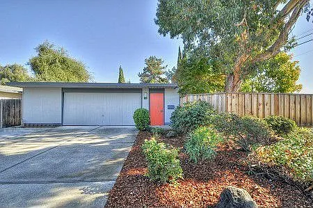 1494 Chickadee Ct photo 1