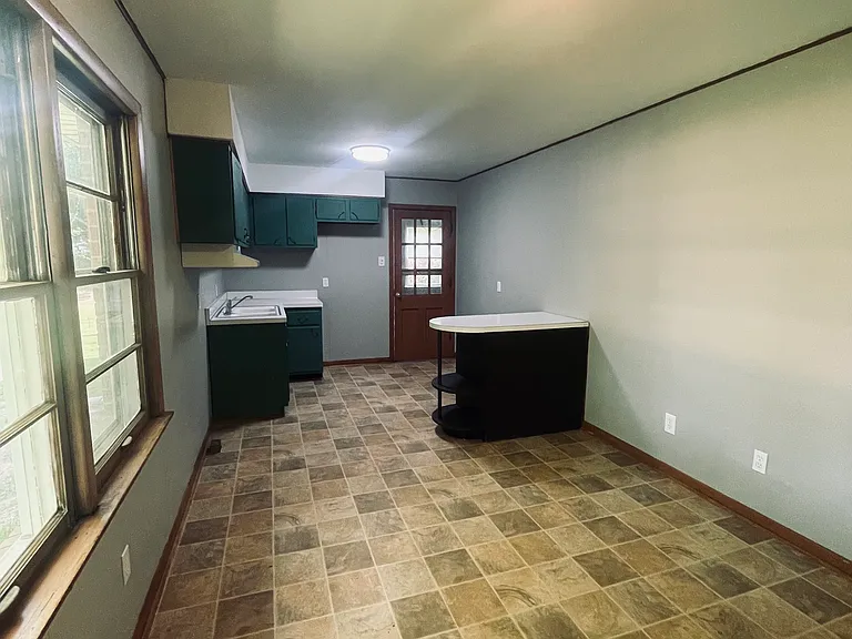 3415 Peppermint Dr — Photo 4