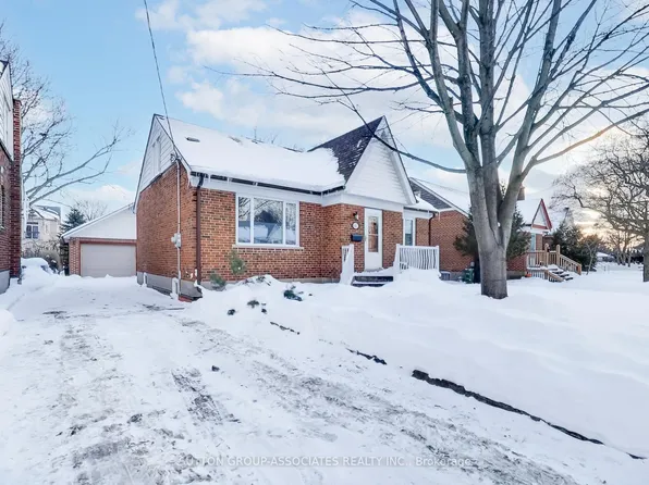 683 Glengrove Ave, Toronto, ON M6B 2J2