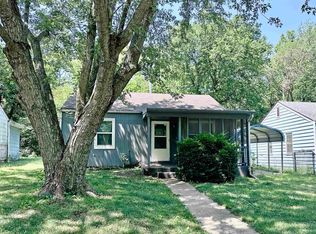 1213 SE Locust St, Topeka, KS 66607