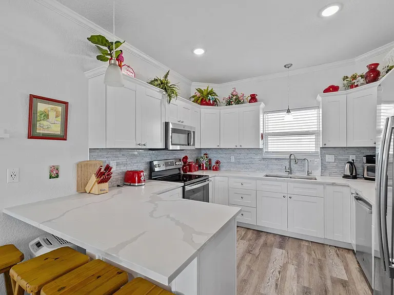 139 W Palm St — Photo 12