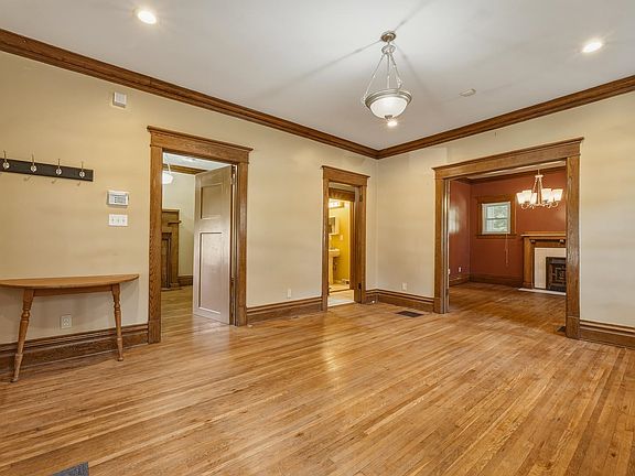 5th image of 1318 10th Ave
