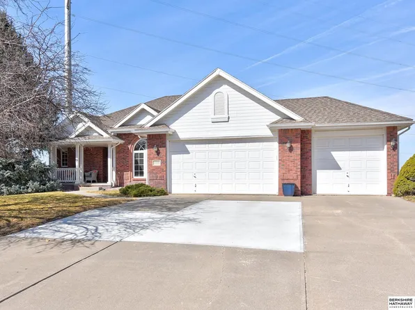 9504 S 179th St, Omaha, NE 68136
