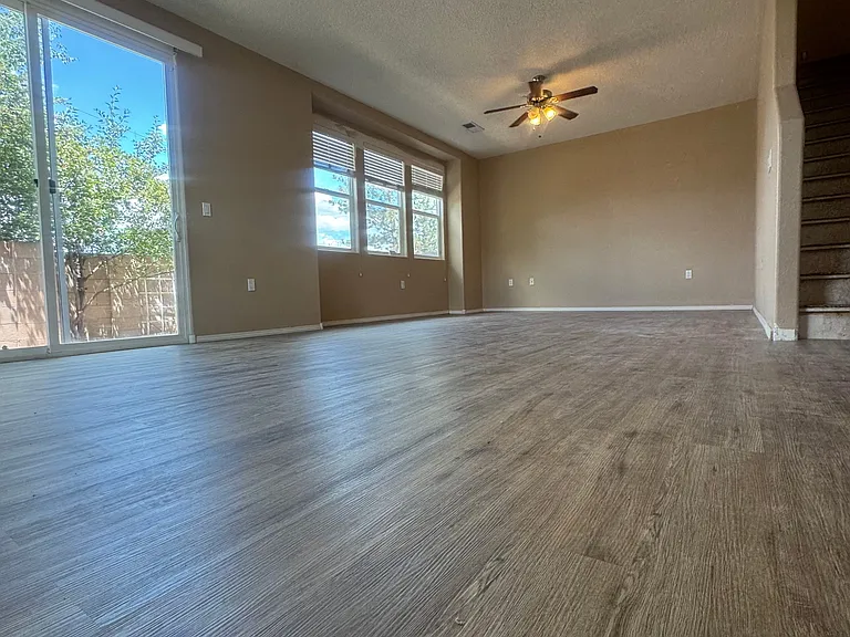 602 Menaul Blvd NE — Photo 3