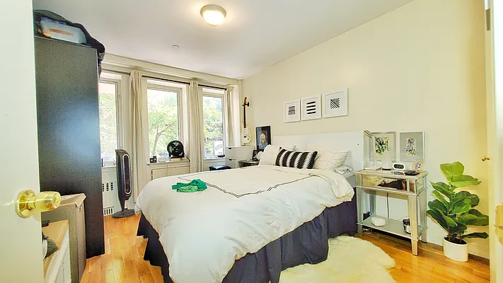 Rented by R New York | media 17