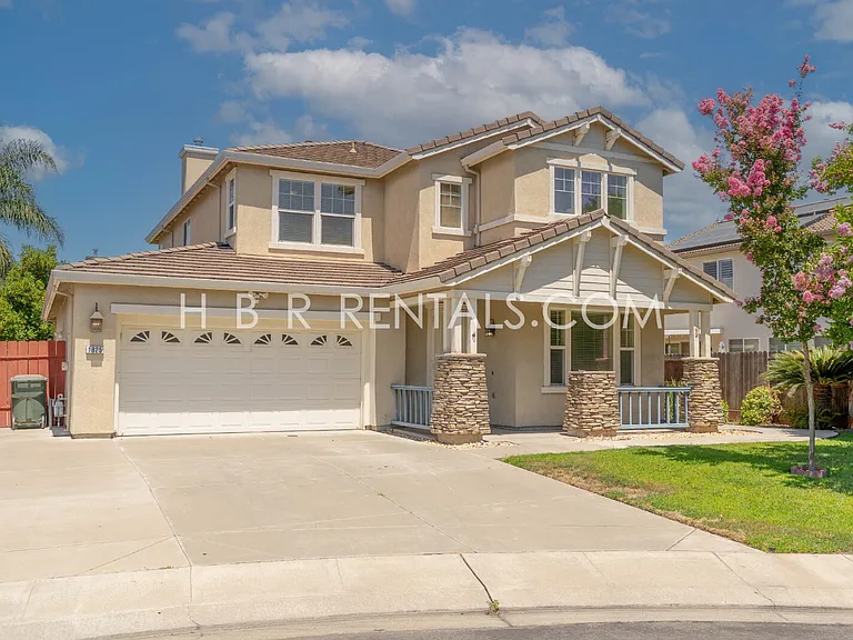 1825 Saint Moritz Ct — Photo 2