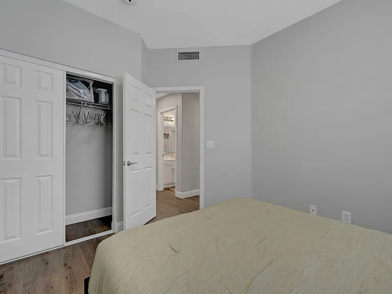 2239 Le Conte Ave — Photo 28