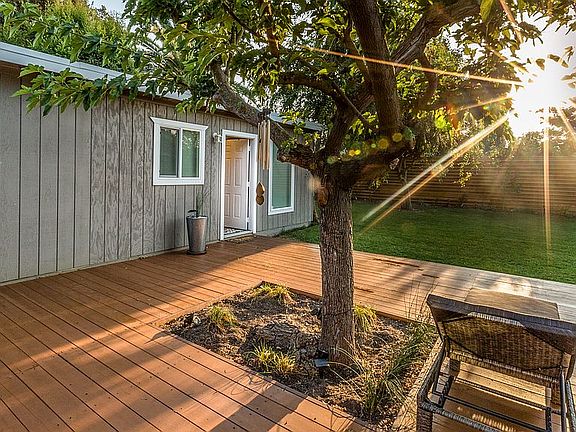 Independent studio view/deck