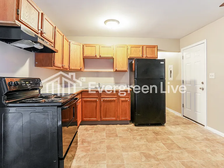 5304 Mapleridge Dr — Photo 6
