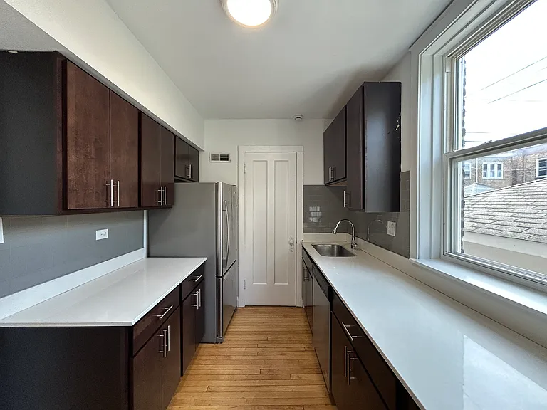 3018 N Karlov Ave #1H — Photo 2